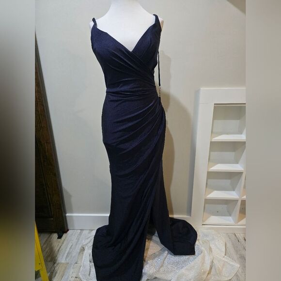 La Femme 28421 Strappy Back Ruched V-Neck Sheath Gown NWT Size 6 Navy Blue - Picture 3 of 5